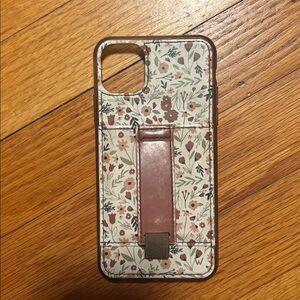Floral Patterned Phone Case with Stand - Brown